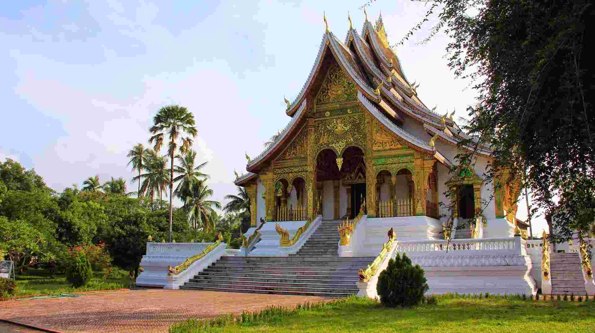 Pak Ou Caves and Luang Prabang Bike Tour