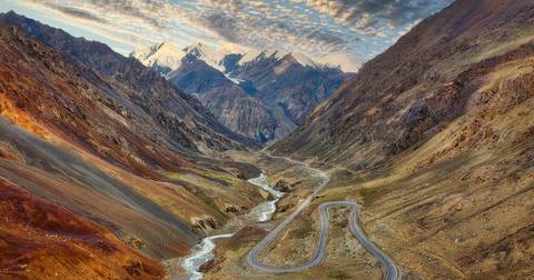 Sightseeing Tour: Pakistan's Karakoram Highway