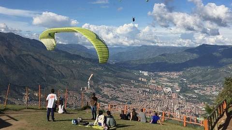 Paragliding Medellín - February 2027