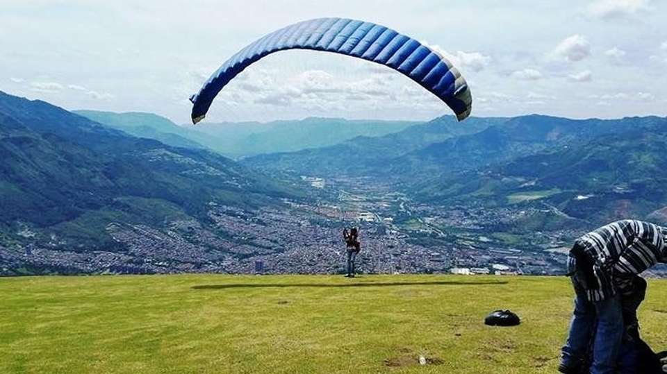 Paragliding Medellín - Medellin City Services - Colombia - Image 2