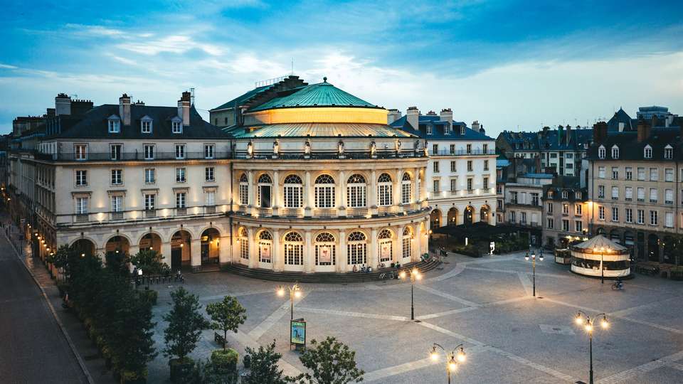 Paris to Loire Art, History, Charm - 8 days - On The Go Tours - France - Image 8