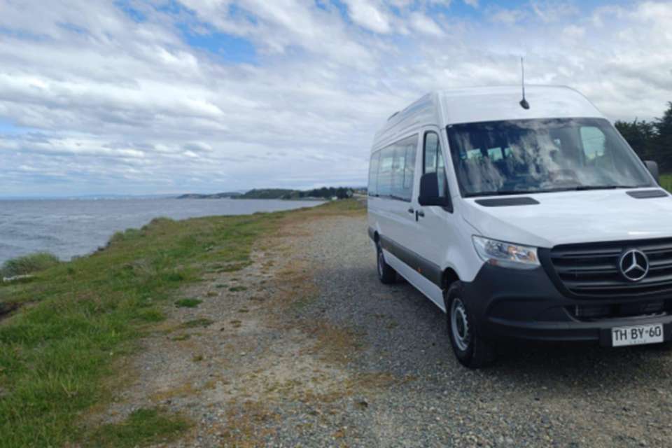 Patagonia Transfer: Puerto Natales to Punta Arenas - Tangol Tours - Chile - Image 3