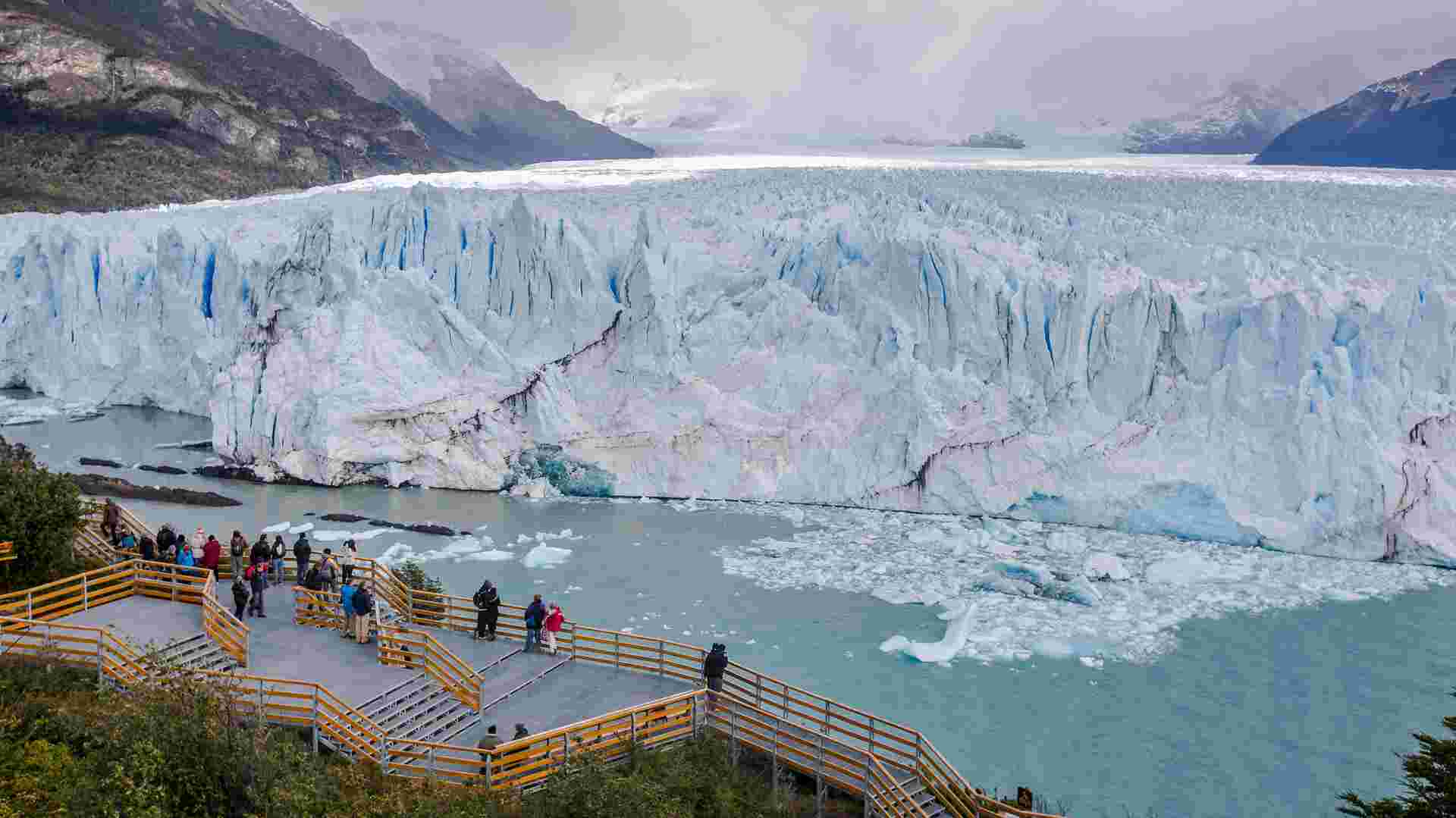 Patagonia: Turquoise Lakes & Torres del Paine