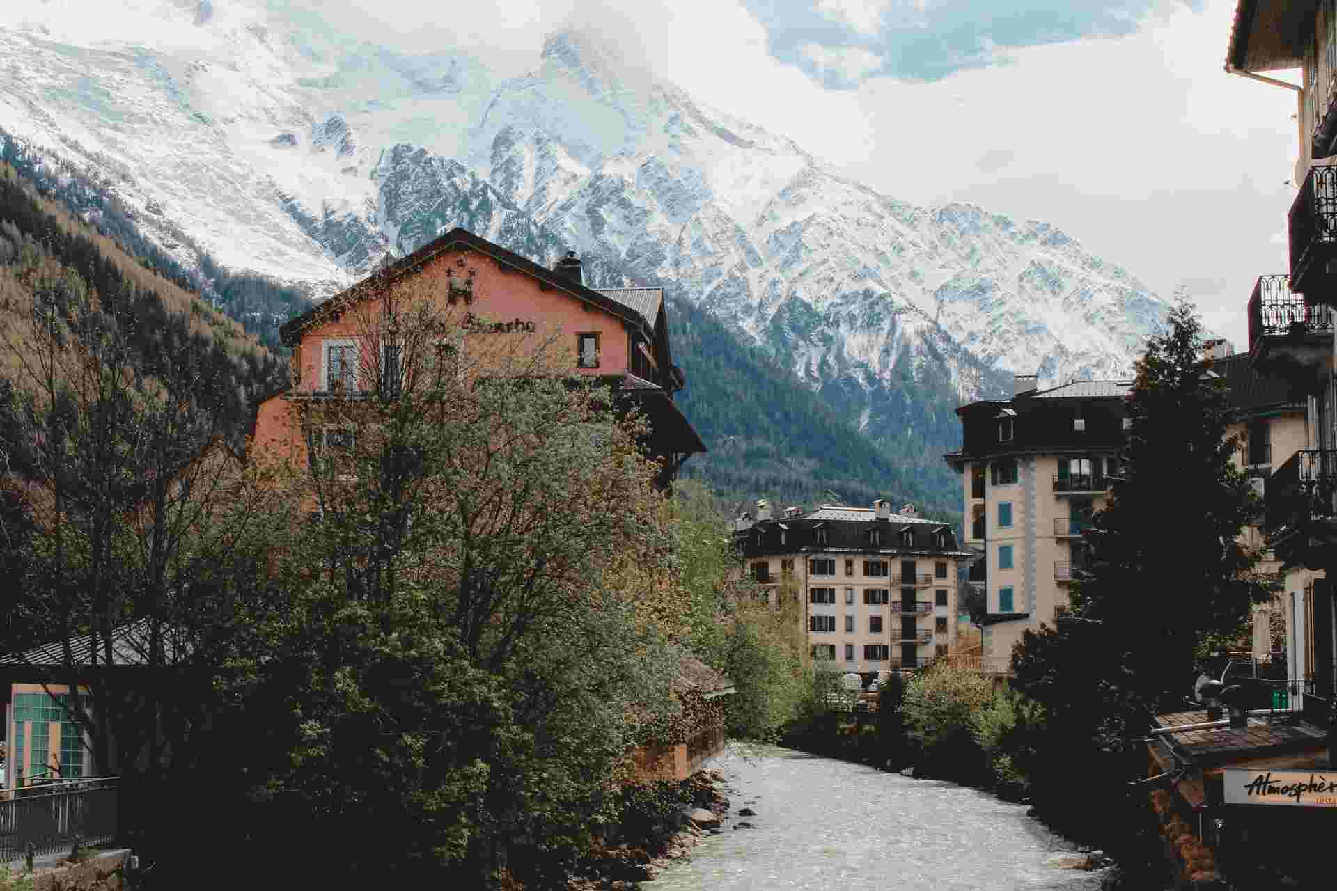 Peaks of Europe:The Alps toThe Dolomites
