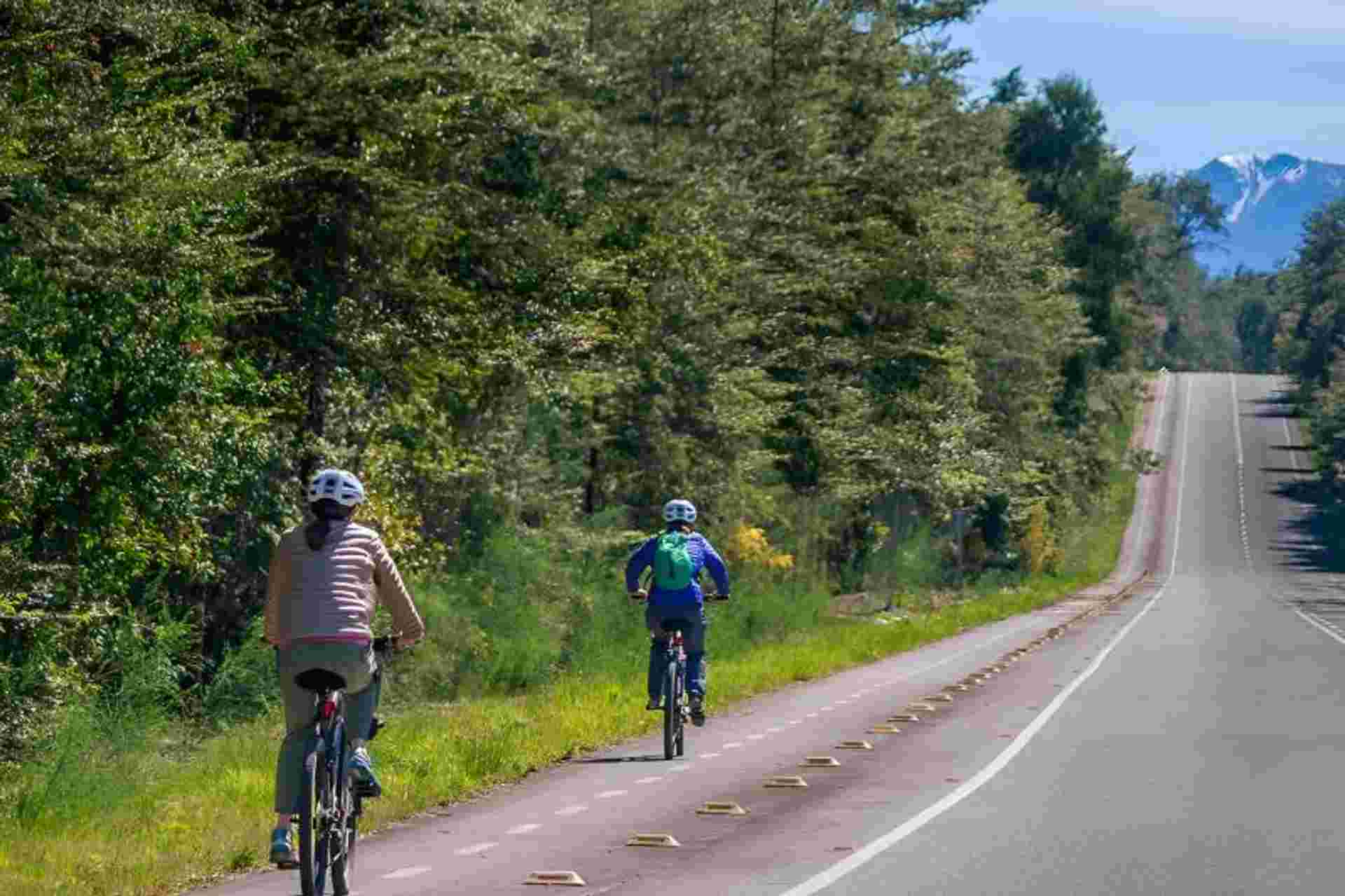 Pedal & Discover Frutillar by Bike