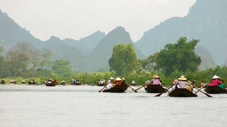 Perfume Pagoda - Group day Tour trip - alternative tour available