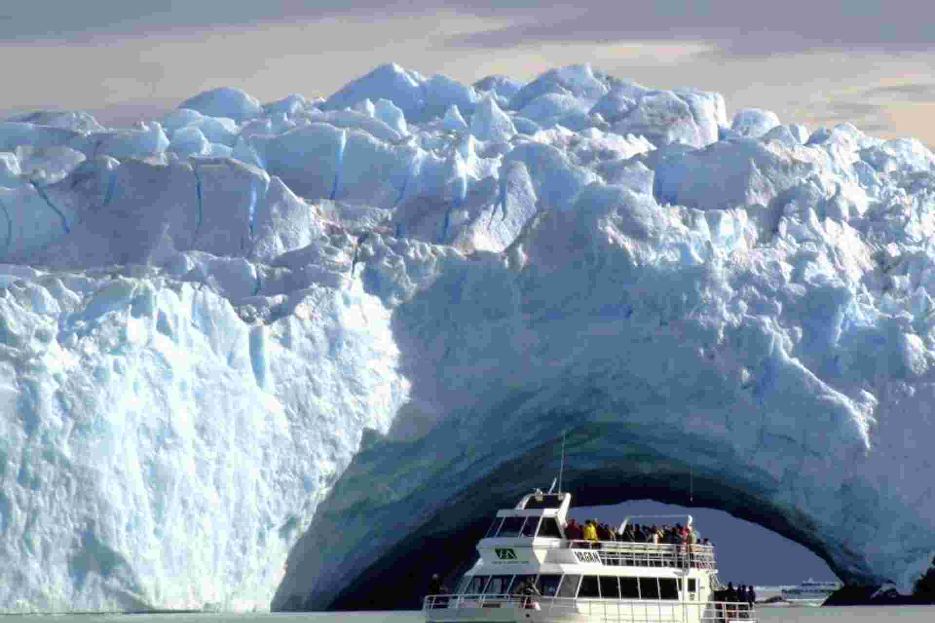 Perito Moreno Glacier Tour & Boat Ride