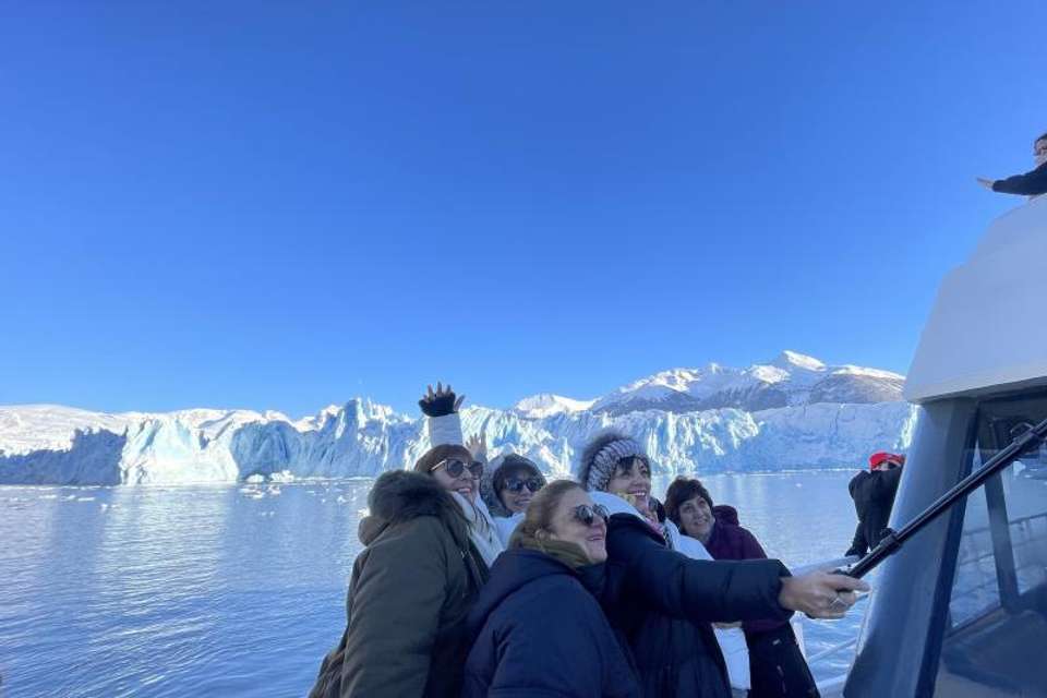 Perito Moreno Glacier Tour & Boat Ride - Tangol Tours - Argentina
