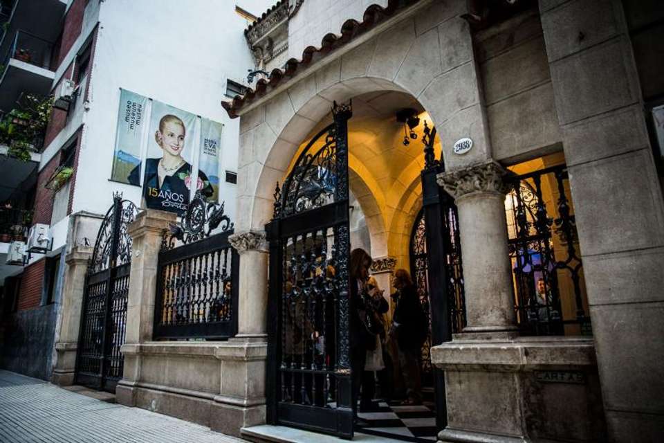 Personalities of Buenos Aires: Evita and Borges - Tangol Tours - Argentina - Image 1