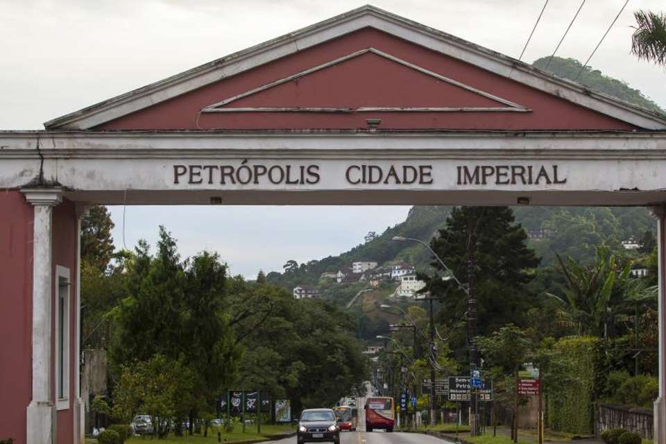 Petropolis Day Tour with lunch - Tangol Tours - Brazil - Image 2