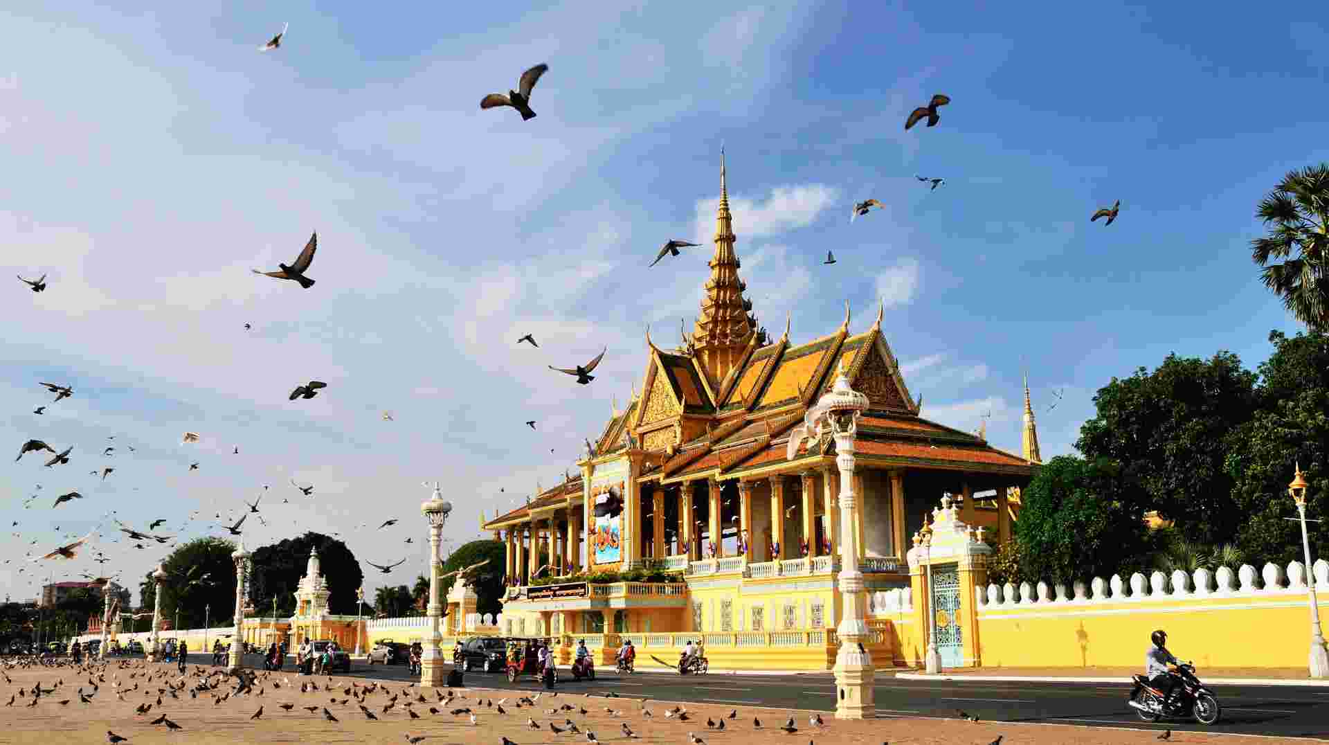 Phnom Penh Small Group City Tour