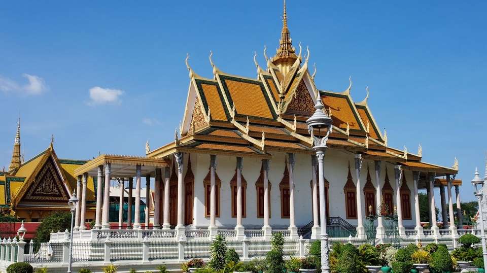 Phnom Penh Small Group City Tour - V Happy Travel - Cambodia - Image 4