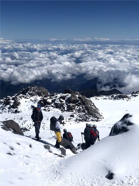 Pico De Orizaba 2d/1n (from Mexico City)