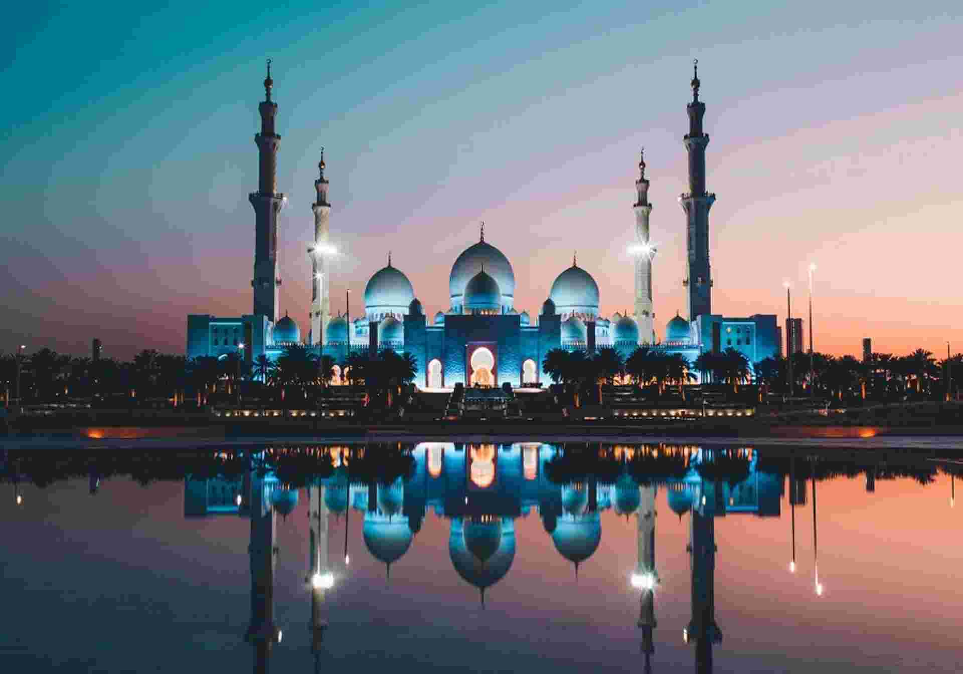 Picturesque Solo Dubai and Abu Dhabi Tour
