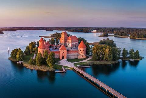 Guided And Escorted Tours: Premium Baltics