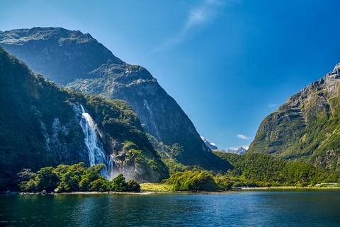 Luxury Tours: Premium New Zealand Encompassed