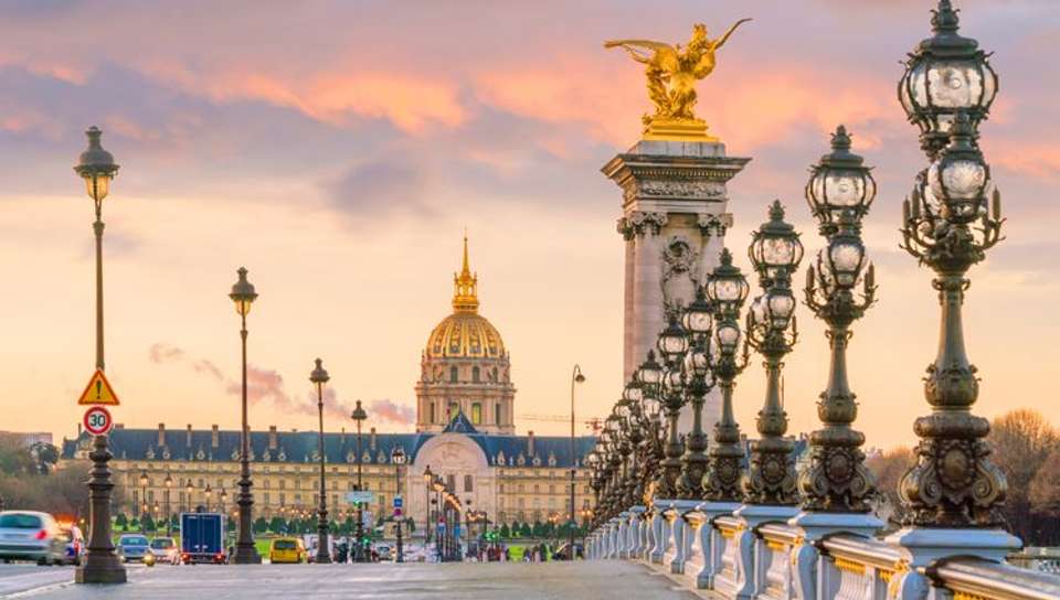 Prestigious Christmas Eve in Paris & The Canal Saint-Martin (port to port) - Croisieurope - France - Image 2