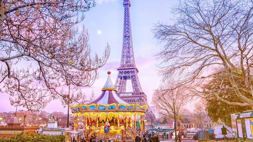 Prestigious New Year's Eve in Paris (port to port) - Tweet World Travel - France - Image 2