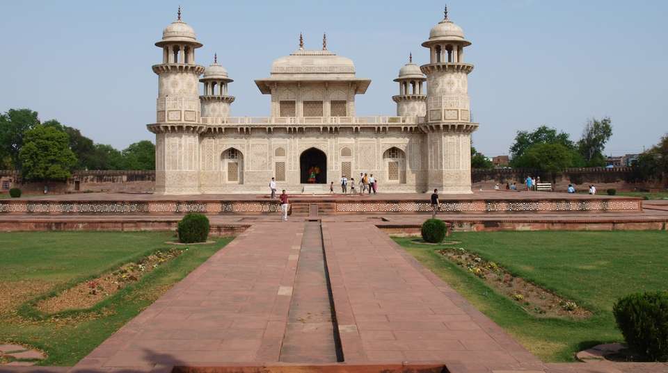 Private Day Tour of Agra by Car From Delhi - Cox & Queen Travel - India - Image 3