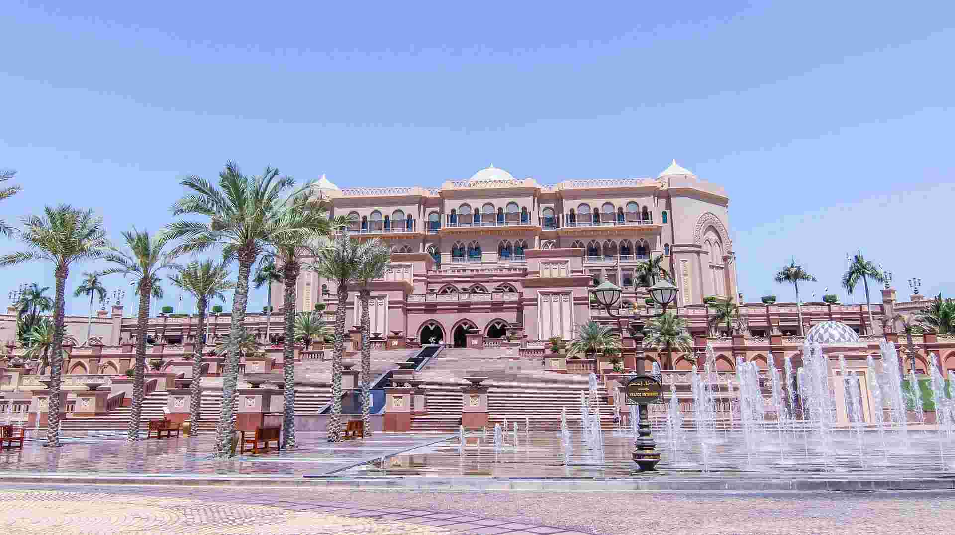 Abu Dhabi Full-Day City Sightseeing Tour from Dubai