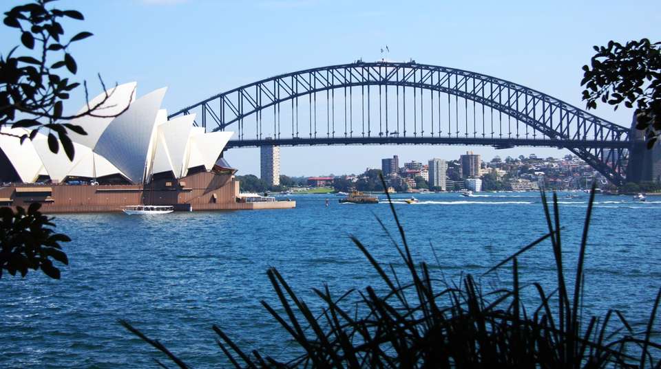 Private Half Day Sydney Tour - Runaway Tours - Australia - Image 1