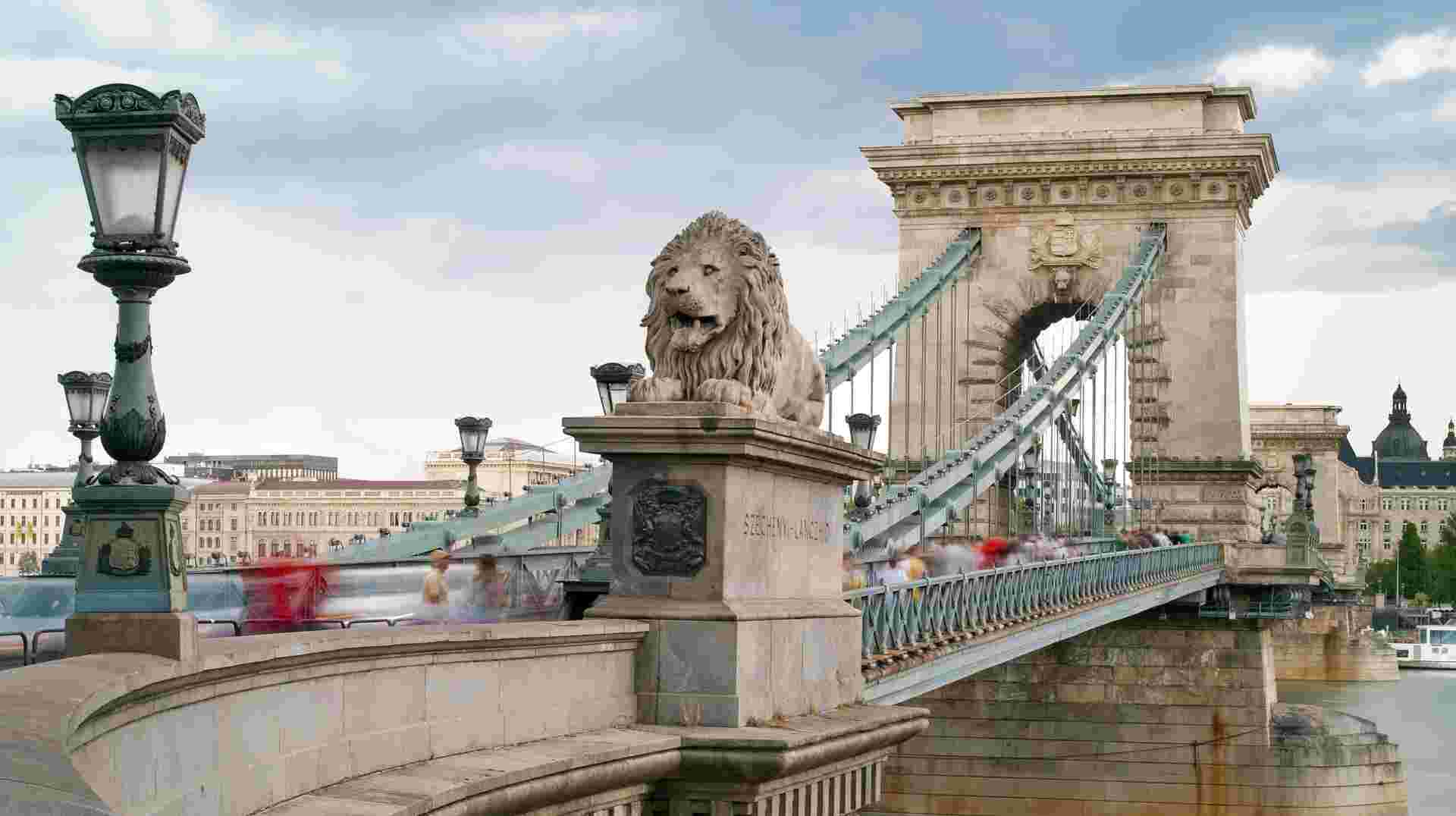 Private Luxury Sightseeing Tour Of Budapest