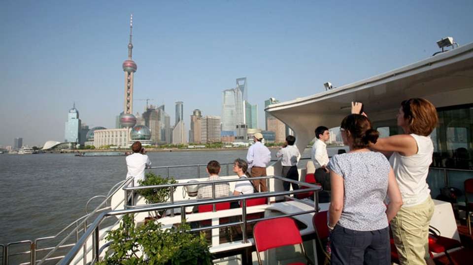 Private Shanghai Day Tour with Huangpu River Cruise - Travel China Guide - China - Image 3
