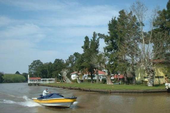Image 4 of 7