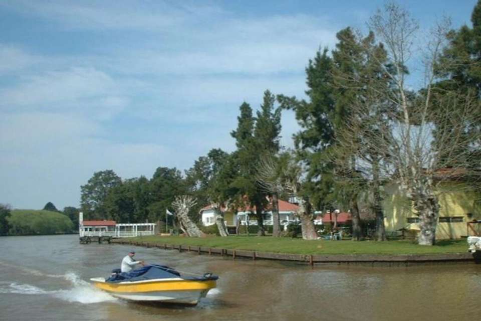 Private Tigre Delta & River Cruise with Gourmet Lunch - Tangol Tours - Argentina - Image 4