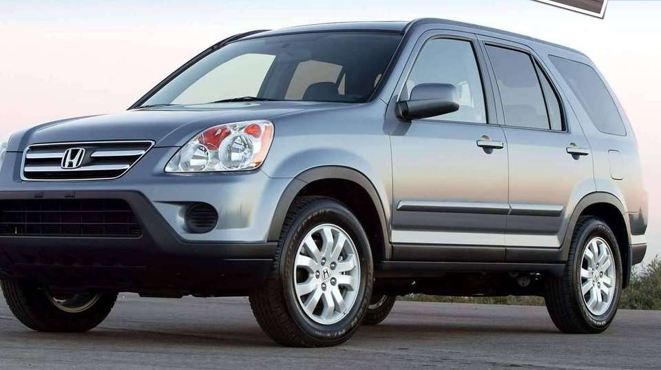 Private Transfer Siem Reap – Phnom Penh (4-seat car) - V Happy Travel - Cambodia - Image 1
