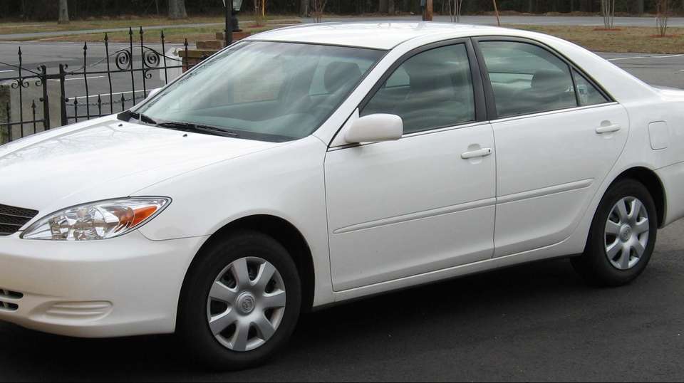 Private Transfer Siem Reap – Phnom Penh (4-seat car) - V Happy Travel - Cambodia - Image 3