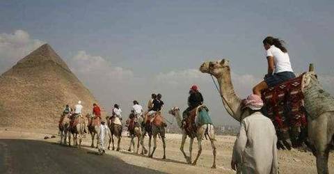Private Trip To Giza Pyramids And Sphinx + Ride Camel