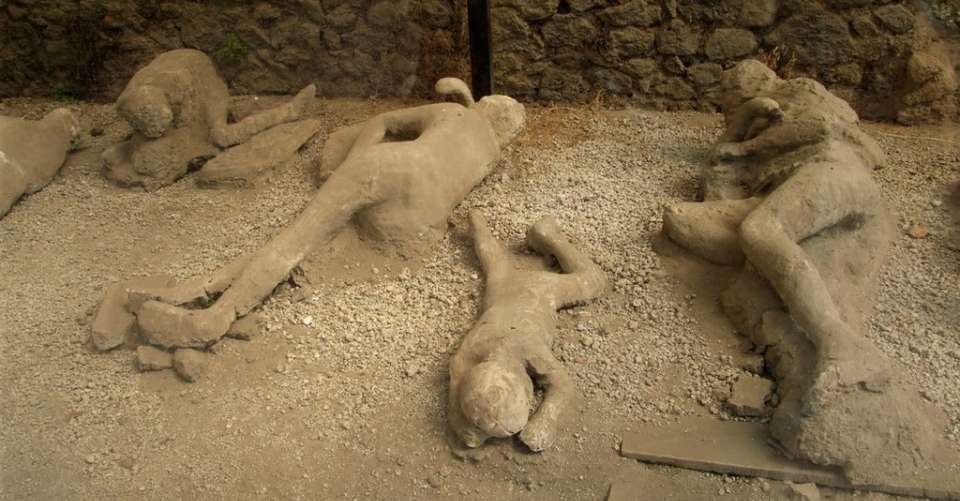 Private walking tour of pompeii - Associazione Culturale "le Terre Di Federico" - Italy - Image 3