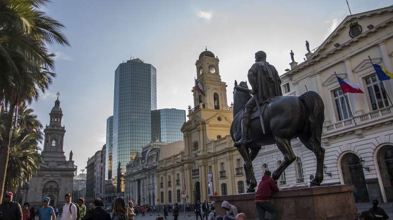 Chile Cultural, religious and historic sites Tour: Private Walking Tour through Santiago de Chile with lunch