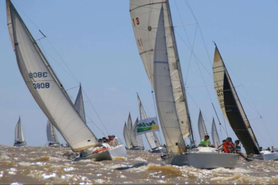 Private Yacht Excursion in Buenos Aires - Tangol Tours - Argentina - Image 6