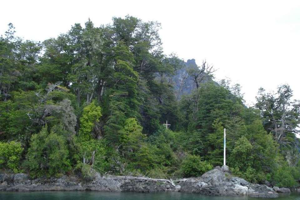 Puerto Blest and Falls Boat Ride Tour - Tangol Tours - Argentina - Image 3