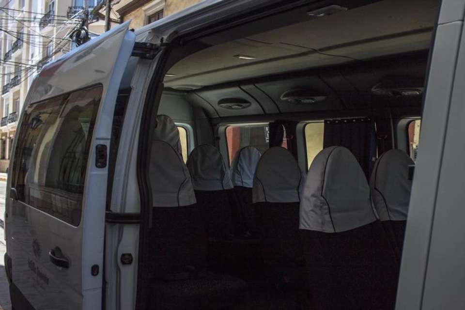 Puno Bus Station Departure Transfer - Lake Hotels - Tangol Tours - Peru - Image 2