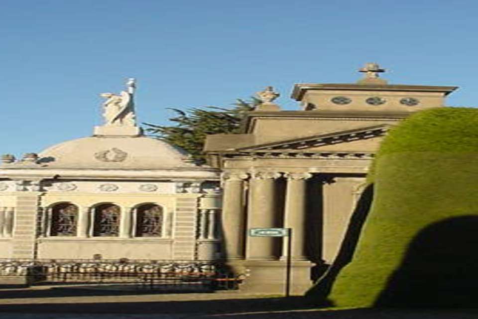 Punta Arenas Highlights: Group Tour Half-Day City Tour - Tangol Tours - Chile - Image 8