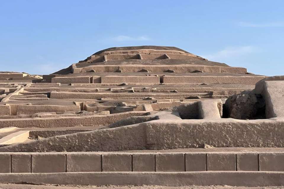 Pyramids of Cahuachi and textile workshop - Tangol Tours - Peru - Image 2