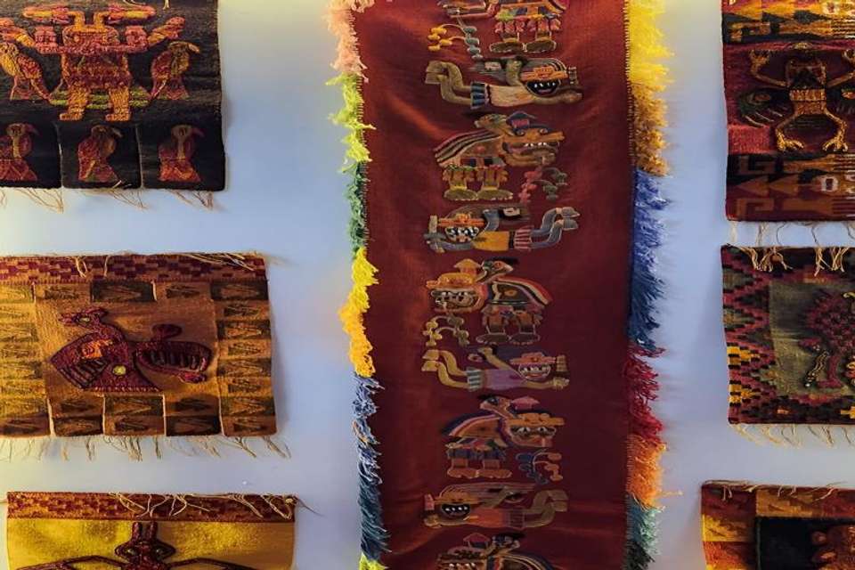 Pyramids of Cahuachi and textile workshop - Tangol Tours - Peru - Image 9