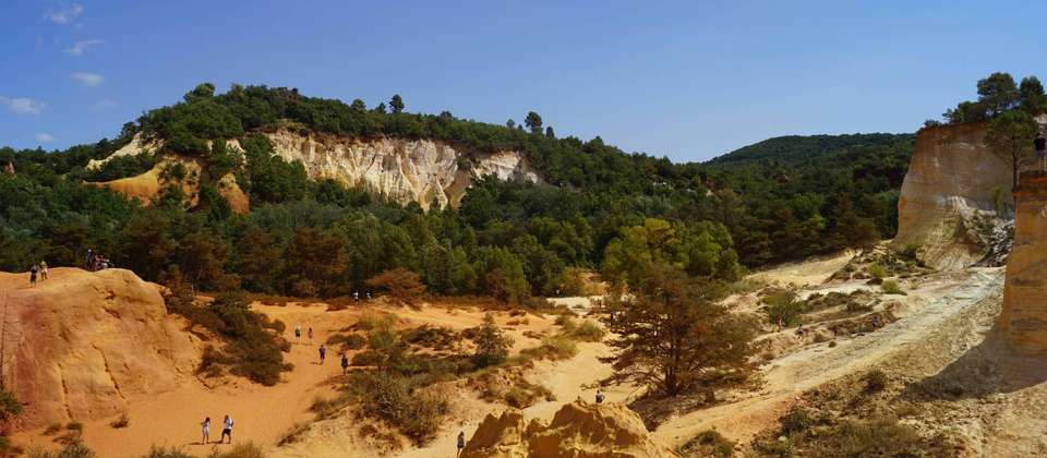 Rambling in the Luberon - Walkers' Britain - France - Image 7
