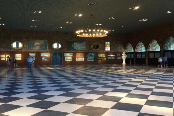 Image 3 of 3
