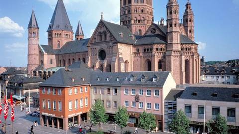 France Guided Tours: Rhine - Main - Danube Trans-european Cruise