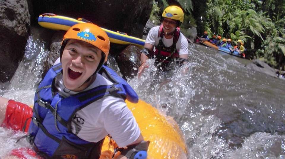 River Tubing with Hotel Pickup and Lunch - Edy Smile Tour - Indonesia - Image 2
