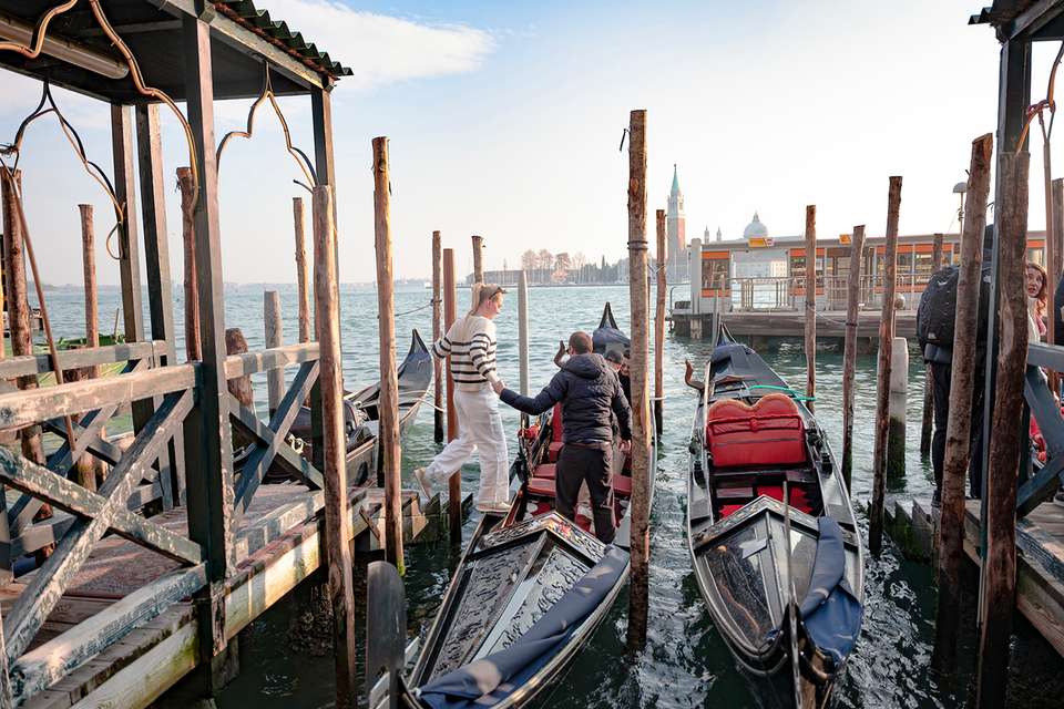 Rome to London Quest - Contiki - Italy