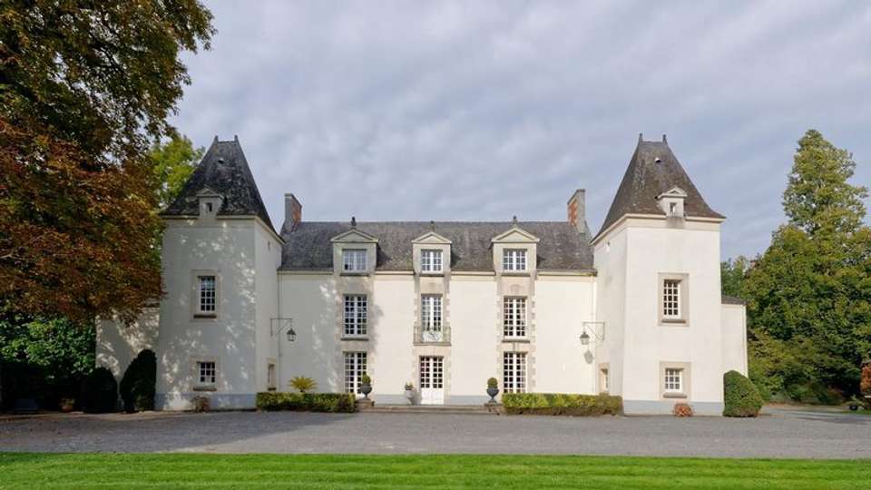 Royal New Year cruise on the Loire (port-to-port cruise) - Tweet World Travel - France - Image 3