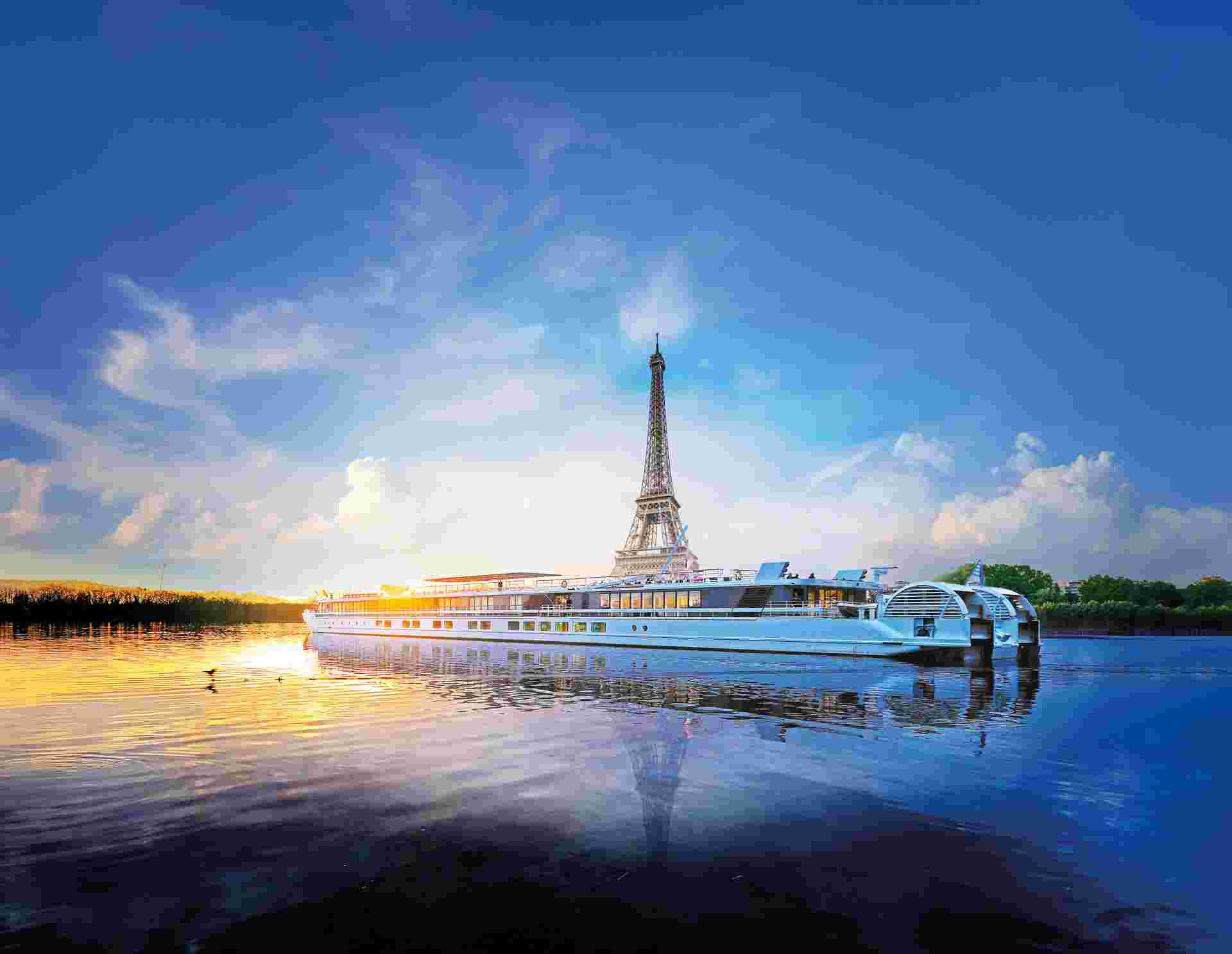 Royal Winter and Christmas Splendors ¿ Advent Along the Seine Aboard a Paddlewheel Boat (port-to-port cruise)