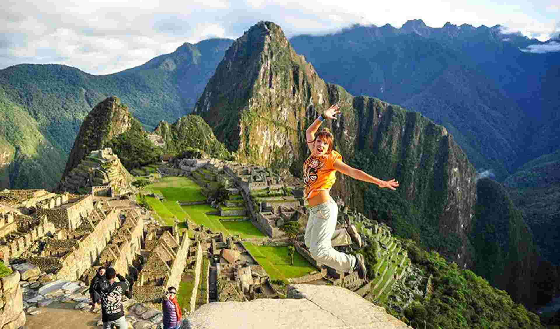 Sacred Valley Trek to Machu Picchu 2D/1N