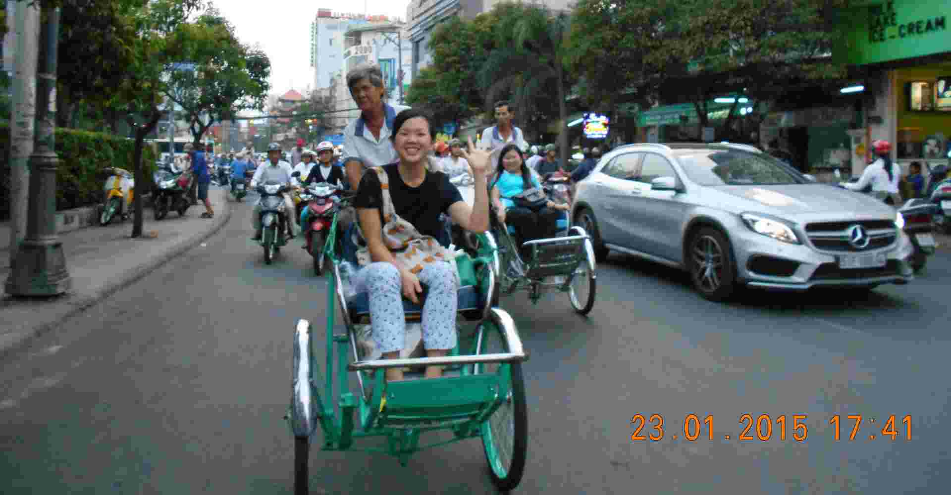 Saigon By Night With Cyclo and Dinner on Cruise 