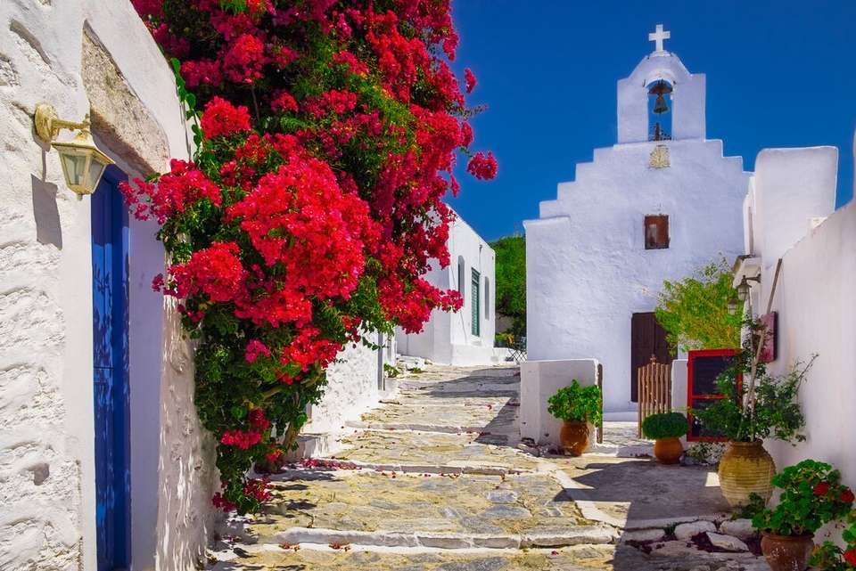 Sail Greece: Mykonos to Santorini - Intrepid Travel - Greece - Image 11